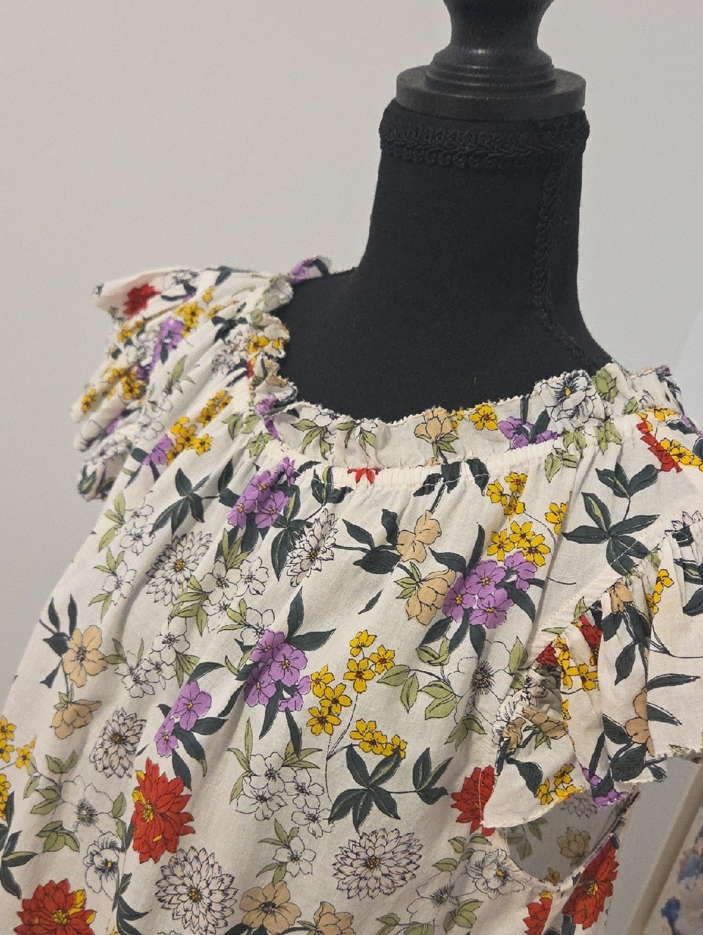 THML White Floral Ruffle Sleeve Blouse